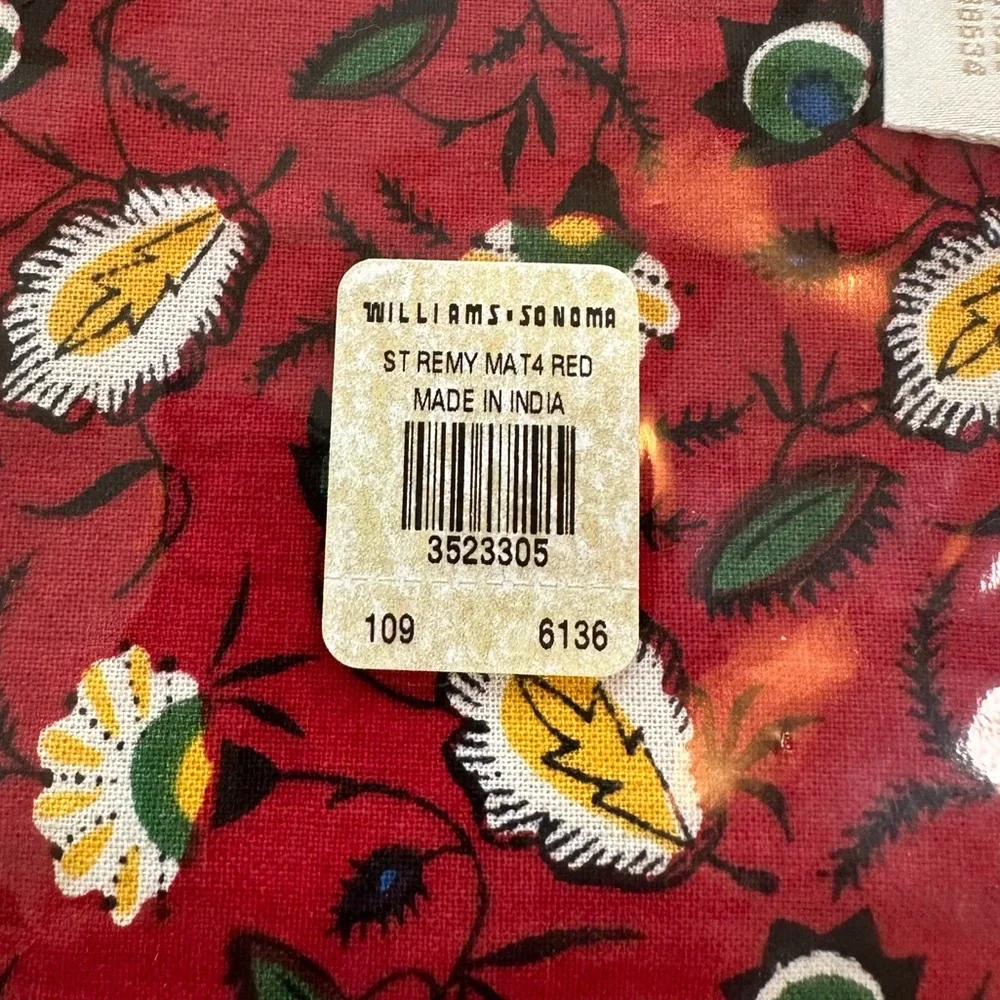 William Sonoma Set of 4 Placemats & Napkins St Remy Red Floral NWT